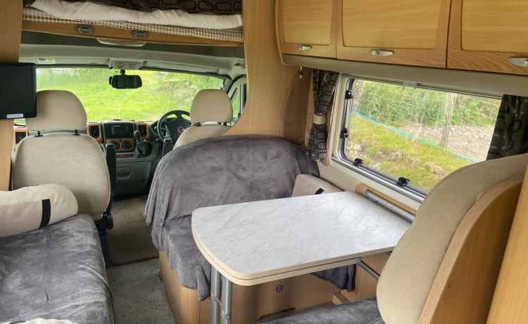 Anni – 6 berth Fiat alcove from 2010