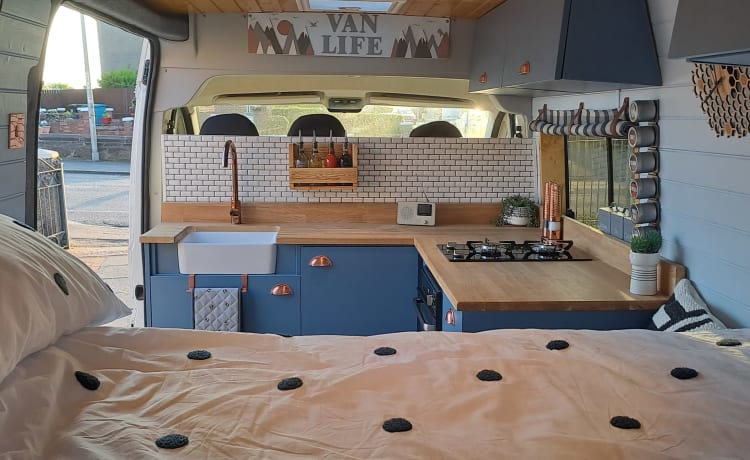 Winston – 3 berth Peugeot Campervan with awning