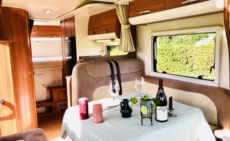 Very luxurious and spacious Adria Matrix family camper (max. 5 pers.).