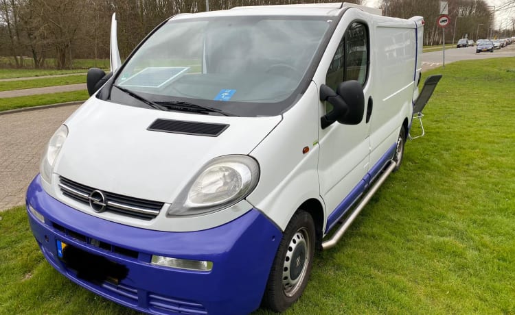 BuZz Lightyear – Opel vivaro 1.9 sdi compacte camper