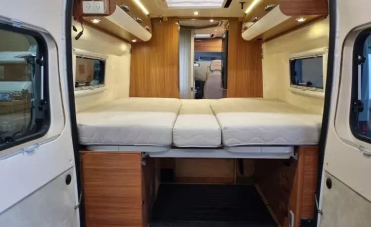 Neat Adria with length beds, KM FREE, (e-bike) bicycle carrier