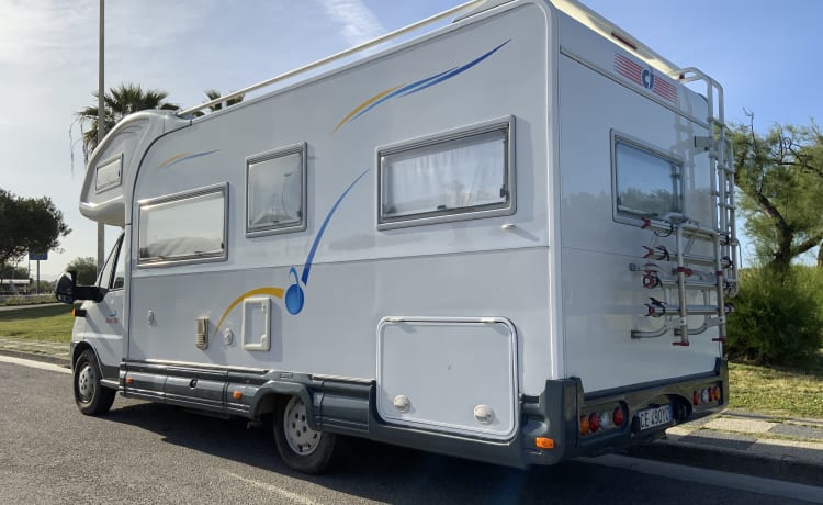 Mizar – Camper grande con 2 letti matrimoniali per girare tutta la Sardegna