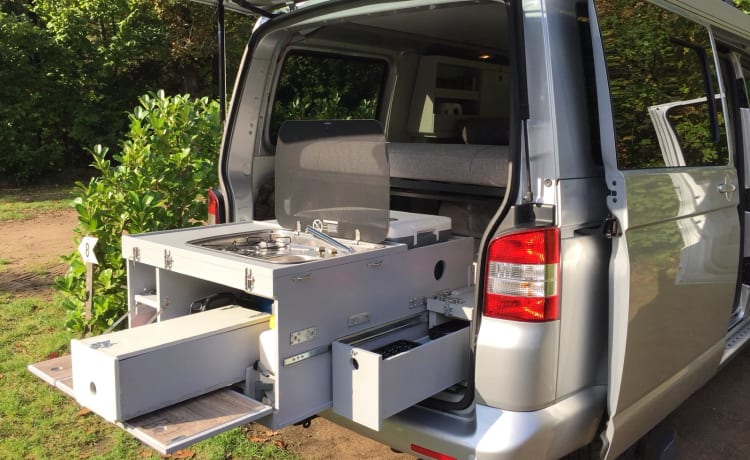 Silverstar – 4p Volkswagen campervan from 2011