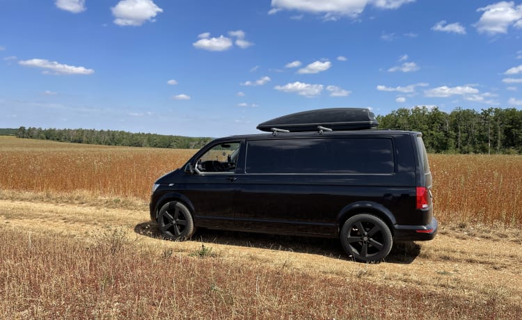 The Black Pearl – 2p Volkswagen bus uit 2020