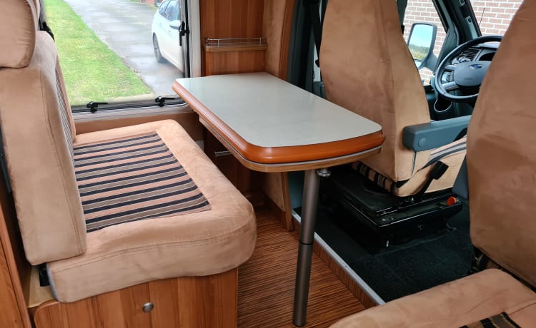 Camping-car confortable de luxe