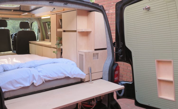 Benji – 4 berth Volkswagen bus from 2017