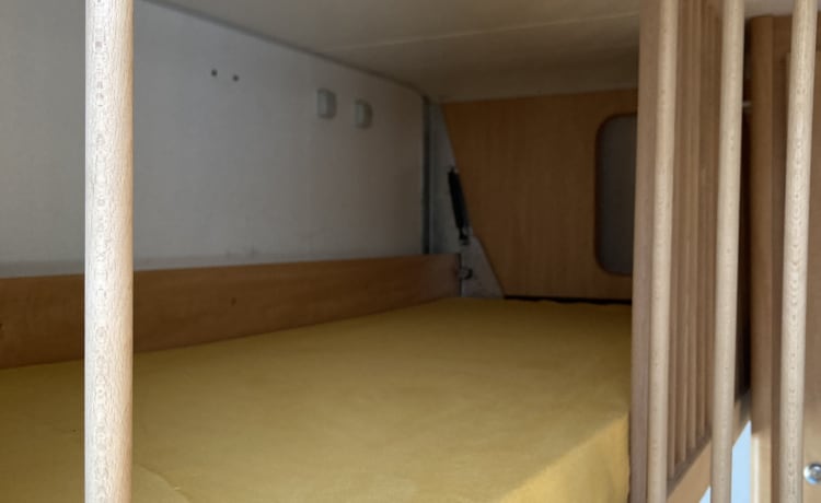 Little Miss Sunshine – Sonniger geräumiger Familiencamper mit Bett (6 Personen)