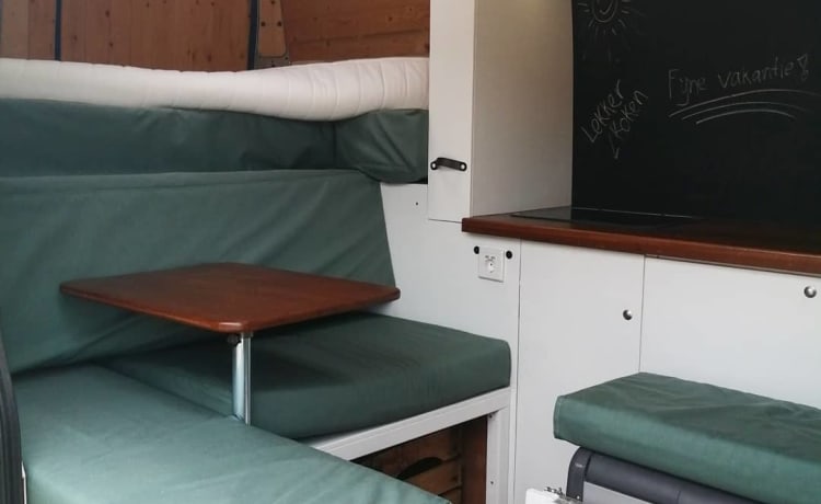 Camper offgrid autocostruito