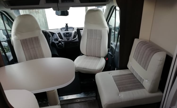 Fordje – Camper di lusso con letti lunghi