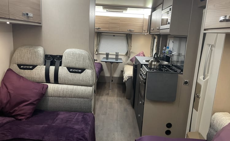 Abbot the Adventurer – 6 berth Swift alcove from 2021