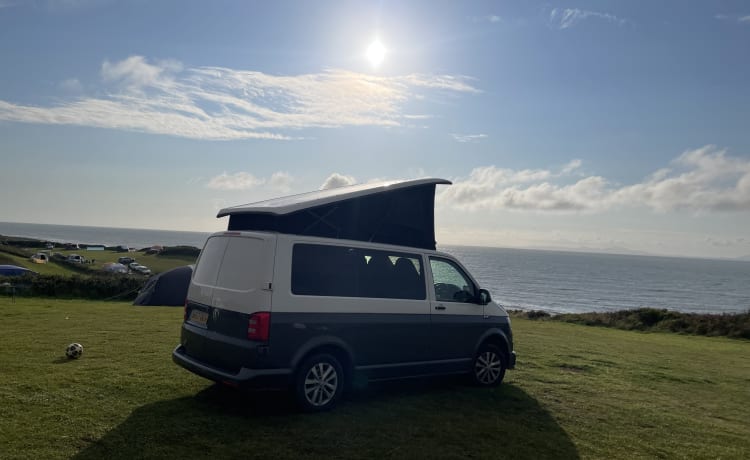 Frankie’s camper  – 4 berth Volkswagen campervan from 2017