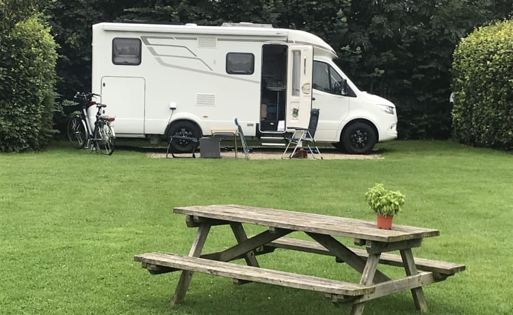 Vrijheid op wielen – Puissant camping-car de luxe Hymer Mercedes semi-intégré à partir de 2019