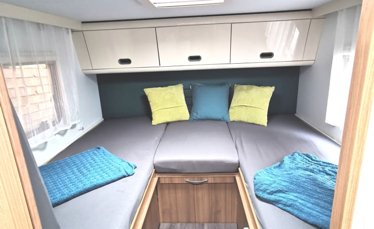 Camping-car Sunliving moderne idéal pour les familles ou les groupes de 4+