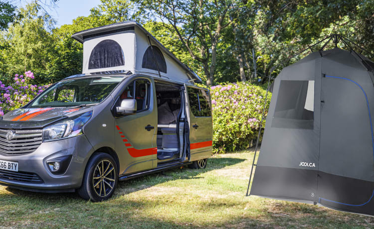 Betty – Betty op maat gemaakte full off-grid 4-persoons Vauxhall vivaro campervan uit 2017