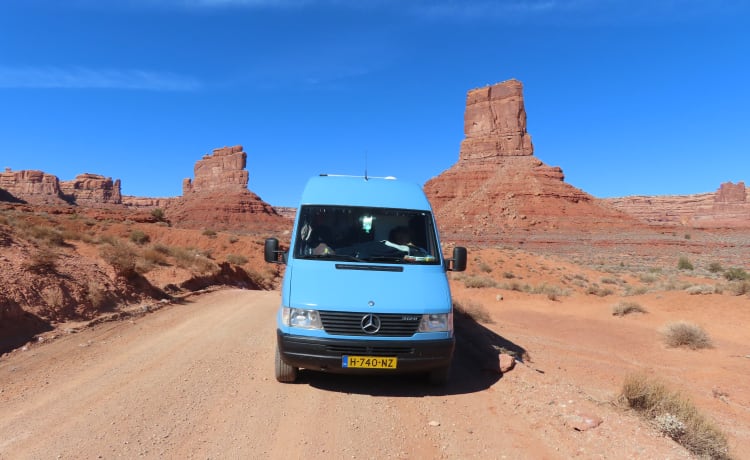 Campert – Mercedes-Benz campervan uit 1999