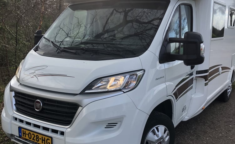 Schöner MC Louis Sovereign 60G Camper für 2 bis 5 Personen