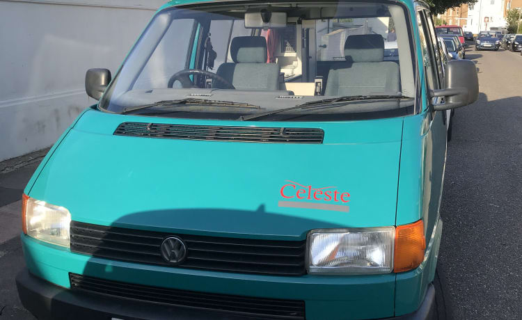 Celeste – VOLKSWAGEN T4 BILBOS 4 PERSONENKAMPEERWAGEN