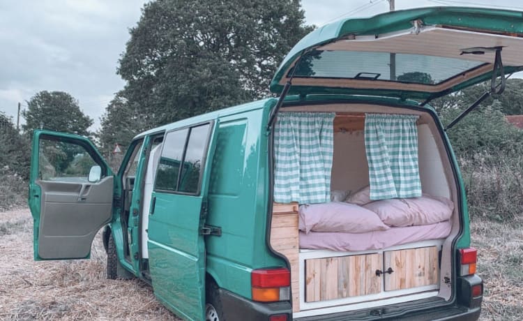 Julie – Julie the handcrafted T4 Campervan