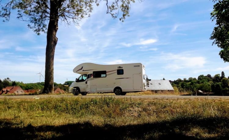 On the road met een Rimor motorhome voor 5 (+1) personen 