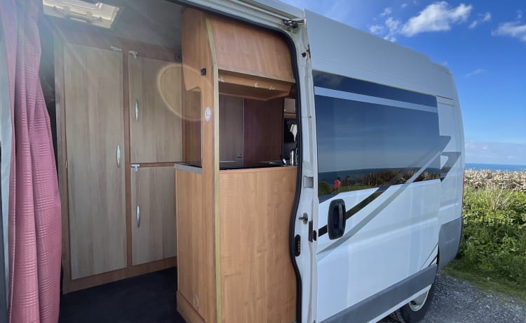2012 Citroën Relay 2 Camper fitted with onboard shower & toilet 