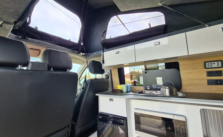 4-persoons Volkswagen campervan uit 2019