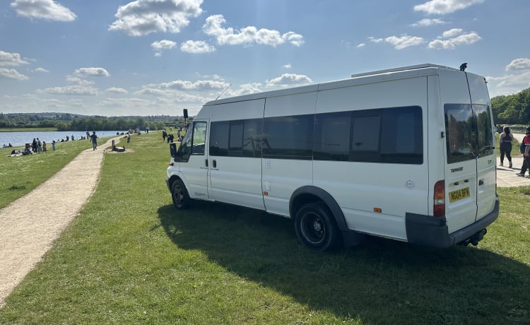 3 berth Ford bus from 2004