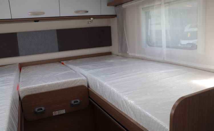 NEW Complete luxury 2 to 5 pers. family camper