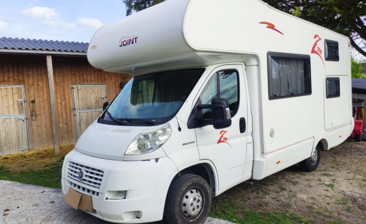 Camper familiare con 6 posti letto