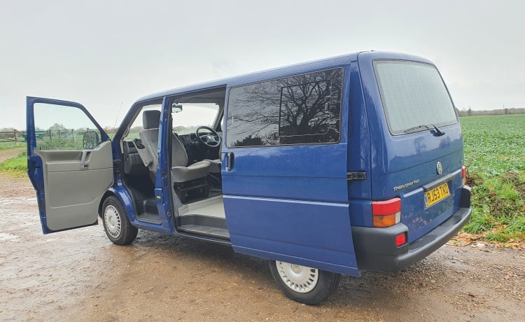 Hilary – Klassischer VW T4 mit manuellem 2-Bett-Wohnmobil