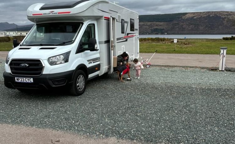 4 Berth Ford Zefiro 696, with isofix and island bed