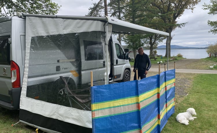 Our van  – Camping-car adria Sunliving 2 places . Très faible kilométrage