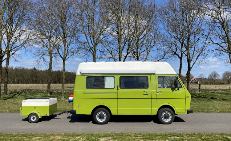 Manfred – VW LT28 - Op avontuur met onze sfeervolle 2p camperbus uit 1976!