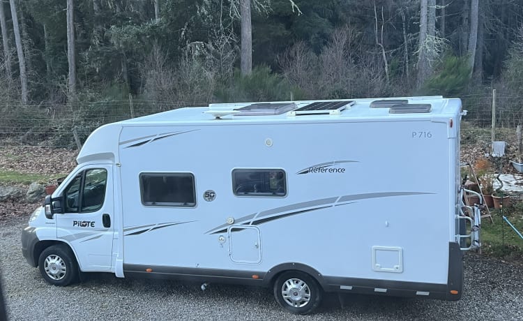 Jura – Luxury spacious Motorhome 