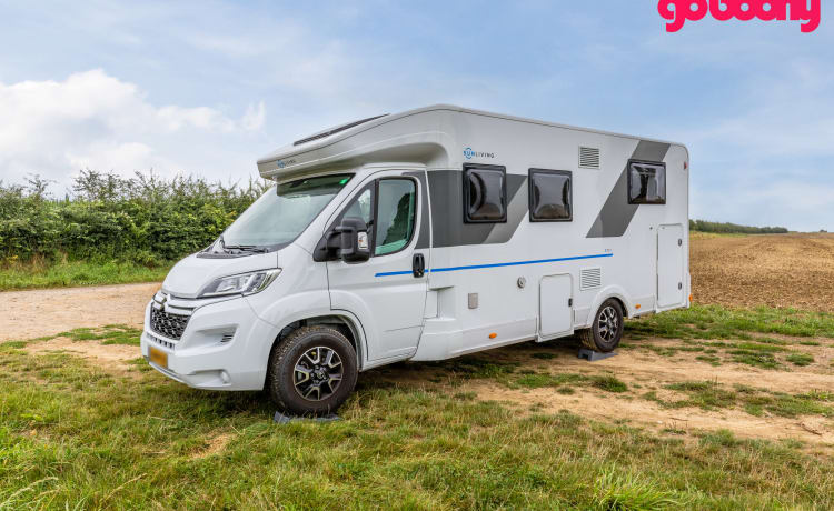 Mergelland – Nieuw (2024!)  Luxe Sun Living camper  4 pers. + electr vouwfiets