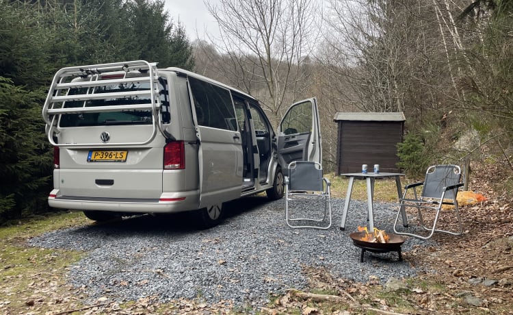 Birdy – Nieuwe VW California Coast uit 2022 - met standkachel