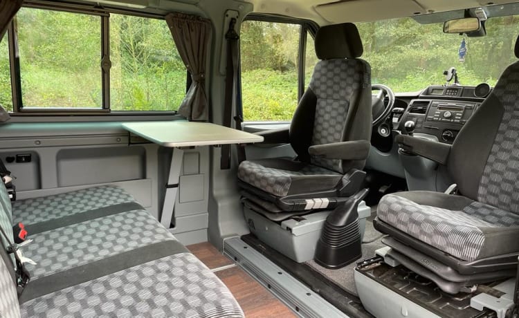 Nugget  – Comfortabele en compacte 5 persoons camperbus Ford Nugget