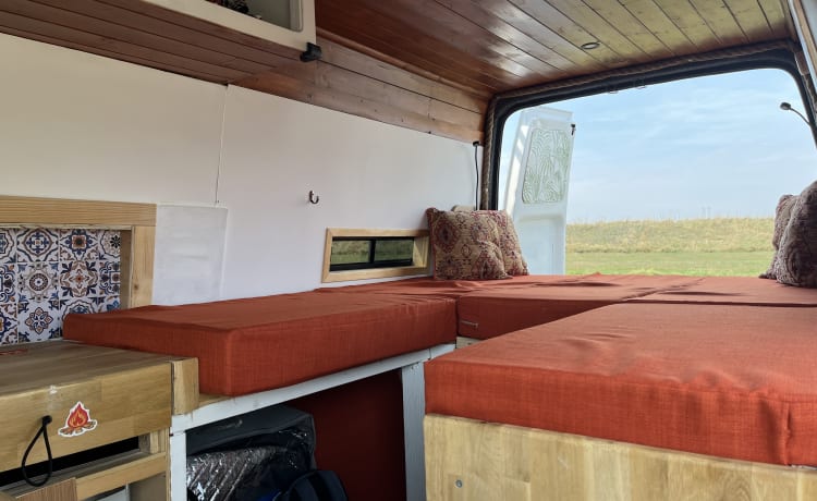 Gypsy – Transit-camper met 2 slaapplaatsen