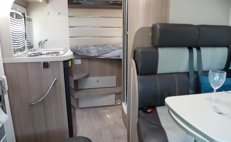 Chausson C514-2, 4 Schlafplätze 4 Sitzplätze.