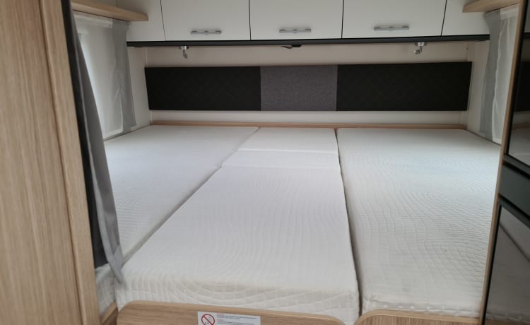 K111XT – Luxury Modern 4 pers Sunlight T67 mit langem Bett | Meilen frei!