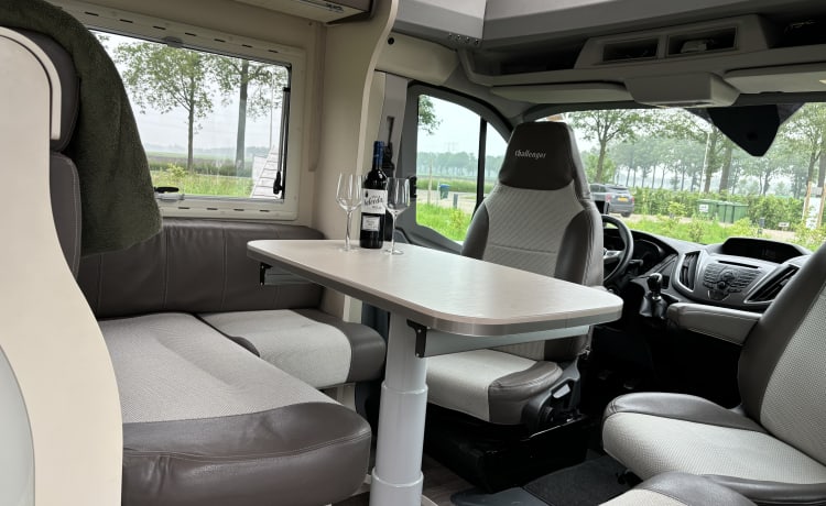 Camper Carel – 4-Personen-Wohnmobil Carel