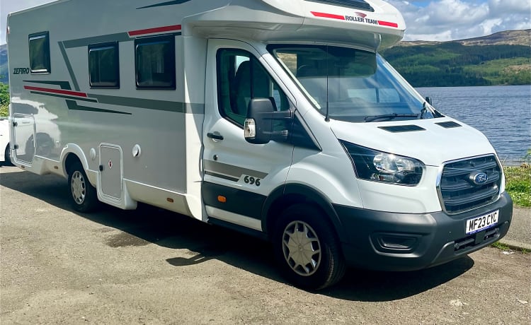 4 Berth Ford Zefiro 696, with isofix and island bed