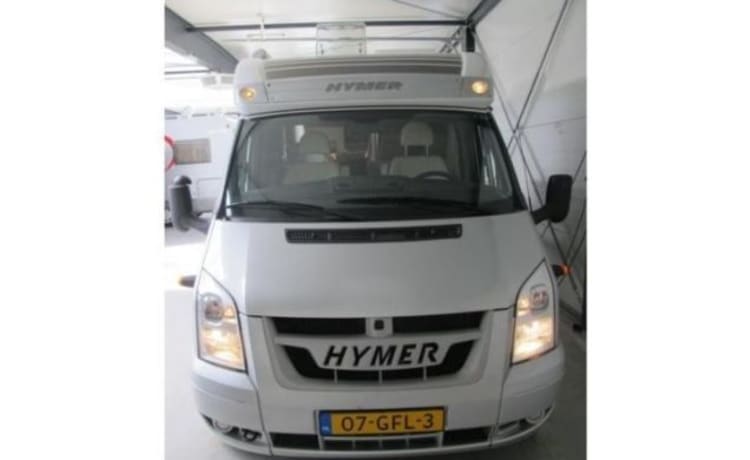 Hymer étroit, pratique et très complet