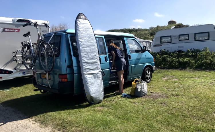 Blauwe bussie – Blue bus with inflatable awning!