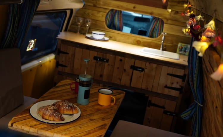 Kashtan  – Beautiful Quirky Camper  - heated - insurance included 