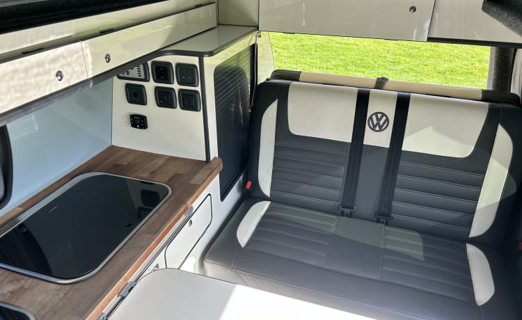 VW T6.1 Wohnmobil mit 4 Schlafplätzen 