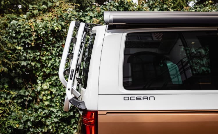 Dutch Nomad Van  – NUOVO! VW California Ocean 6.1 completa e lussuosamente equipaggiata.