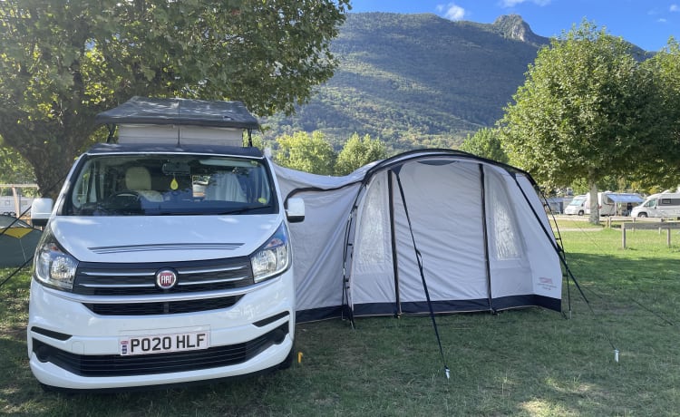 Milly – Fiat-camper met 4 slaapplaatsen uit 2020