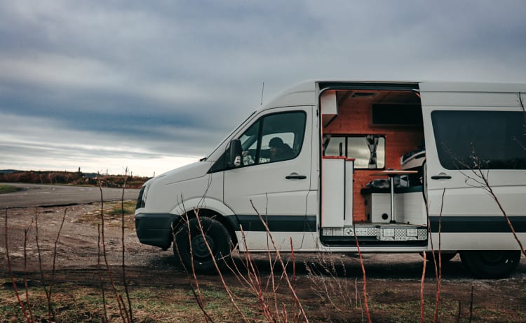 Horace – 3 berth Volkswagen campervan from 2015