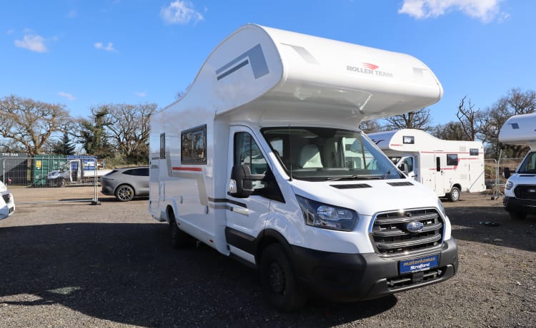 Zefiro 675  – 2022 Roller Team Zefiro 675 automatic 6 berth + 6 seatbelts 