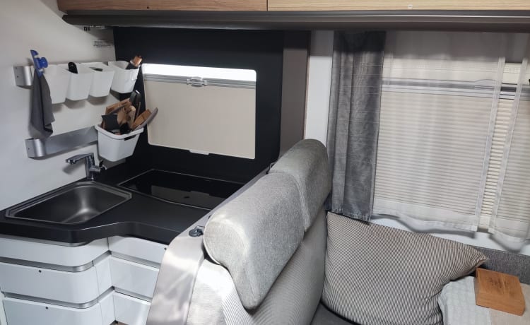 Elegant and comfortable Adria Sonic 700 sl plus motorhome